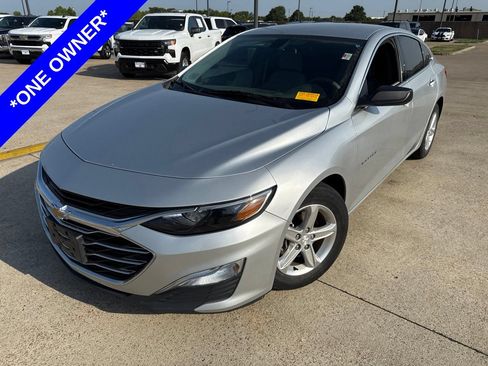 Used 2022 Chevrolet Malibu LS FWD image 1