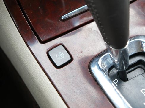 Used 2009 Buick Lucerne CXL w/ Driver Confidence Package image 29