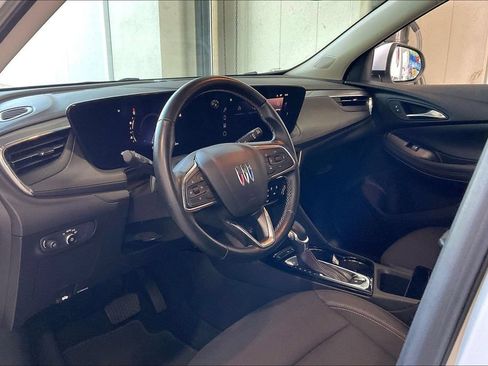 Used 2025 Buick Encore GX Preferred FWD image 4