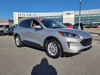 Used 2020 Ford Escape SE video 1