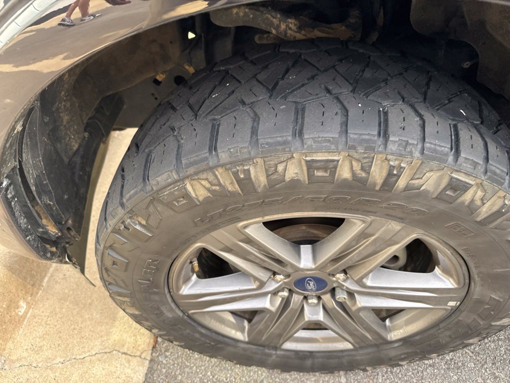 Used 2020 Ford F150 Lariat AWD/4WD image 3