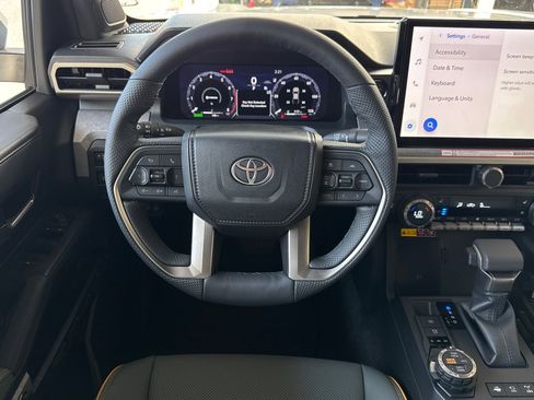 Certified 2025 Toyota Tacoma Trailhunter image 18