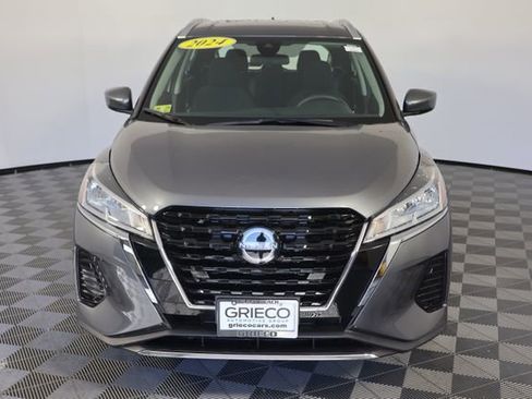 Used 2024 Nissan Kicks SV FWD image 3