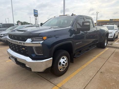 Used 2022 Chevrolet Silverado 3500 LT w/ All Star Edition AWD/4WD image 3