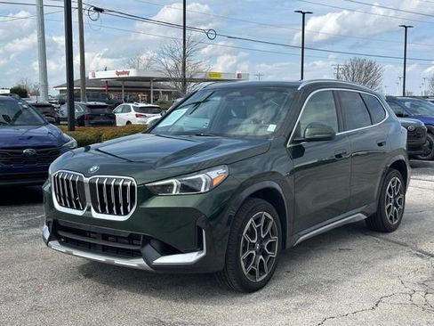 Certified 2025 BMW X1 xDrive28i w/ Technology Package image 3