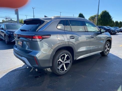 New 2025 Volkswagen Tiguan SE image 9