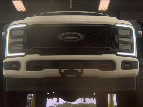 Used 2025 Ford F250 XLT w/ Black Appearance Package AWD/4WD image 3