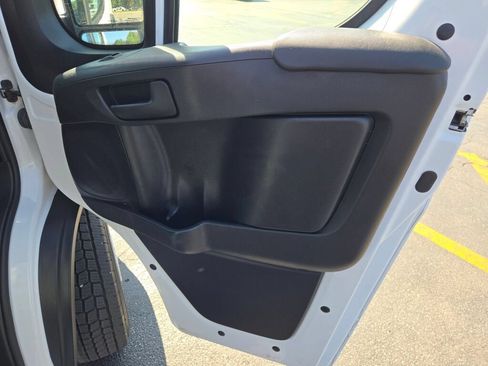Used 2023 RAM ProMaster 2500 FWD image 4