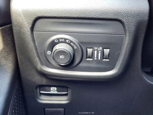 New 2025 Jeep Grand Cherokee L Limited w/ Trailer Tow Package image 35