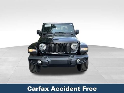 Used 2024 Jeep Gladiator Sport AWD/4WD image 3