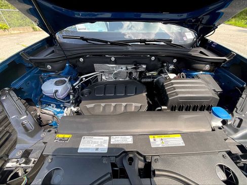 New 2025 Volkswagen Atlas Cross Sport SE image 16