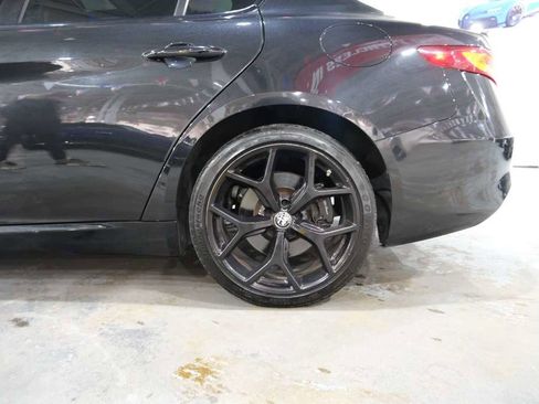 Used 2019 Alfa Romeo Giulia w/ Nero Edizione image 7