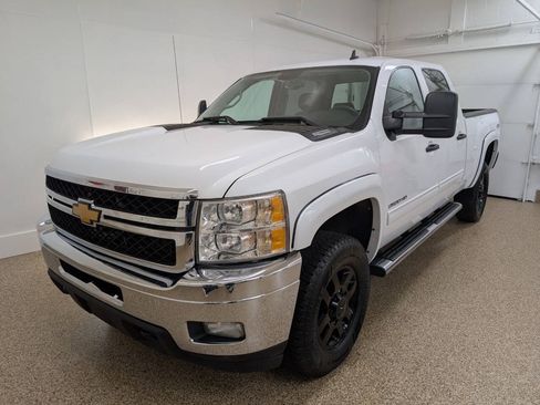 Used 2014 Chevrolet Silverado 2500 LT AWD/4WD image 2