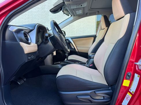 Used 2017 Toyota RAV4 XLE FWD image 14