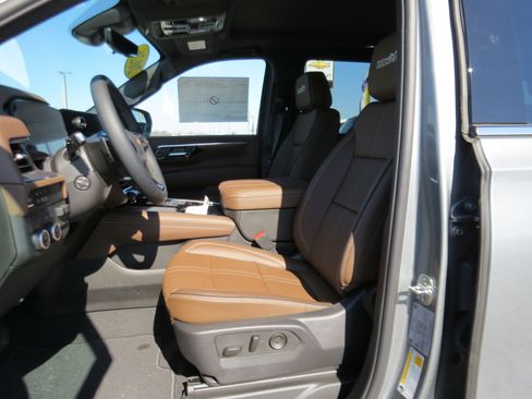 Used 2026 Chevrolet Tahoe High Country image 17