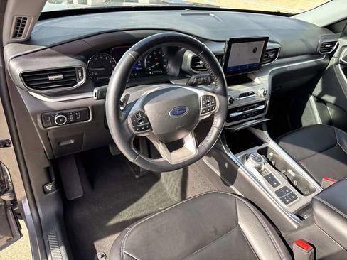 Used 2023 Ford Explorer XLT w/ Equipment Group 202A image 23