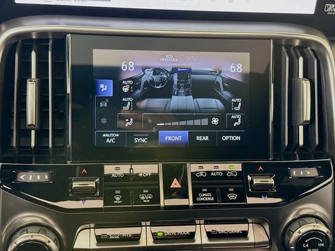 New 2026 Lexus LX 700h Overtrail image 17