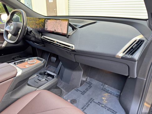 Used 2023 BMW iX xDrive50 w/ Ultimate Package 2 AWD/4WD image 14