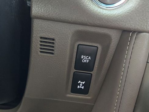 Used 2011 Lexus GX 460 image 27