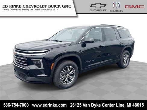 Certified 2024 Chevrolet Traverse LT FWD image 1