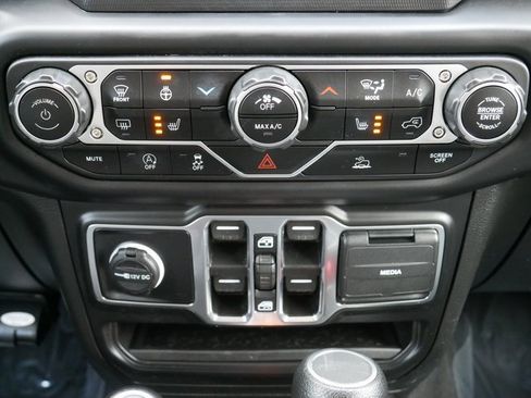 Used 2022 Jeep Gladiator Sport image 18