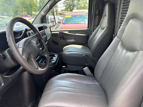 Used 2004 Chevrolet Express 1500 RWD image 7