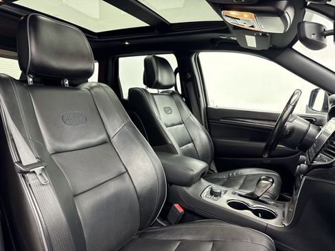 Used 2020 Jeep Grand Cherokee Overland AWD/4WD image 31