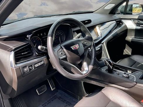 Used 2023 Cadillac XT6 Sport w/ Technology Package AWD/4WD image 17
