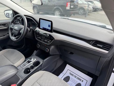 Used 2022 Ford Escape SE FWD image 38