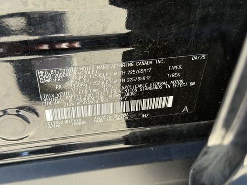 Used 2025 Toyota RAV4 XLE FWD image 34