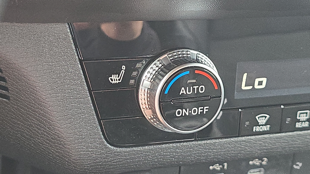Used 2025 Mitsubishi Outlander SE FWD image 36