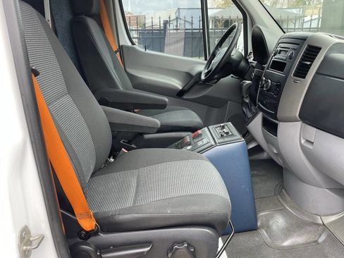 Used 2012 Mercedes-Benz Sprinter 2500 image 27