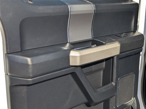 Used 2017 Ford F150 Lariat image 13