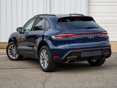 Used 2025 Porsche Macan image 3