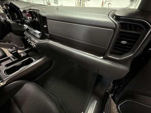 Used 2023 GMC Sierra 1500 SLT w/ SLT Premium Plus Package image 28