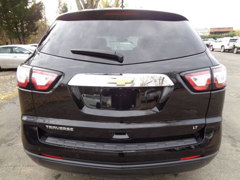 Used 2017 Chevrolet Traverse LT image 6
