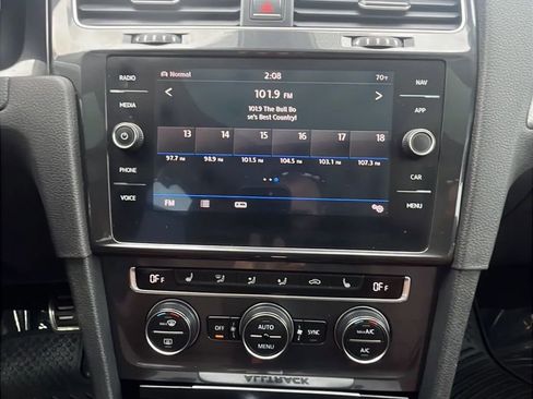 Used 2018 Volkswagen Golf Alltrack SEL image 15