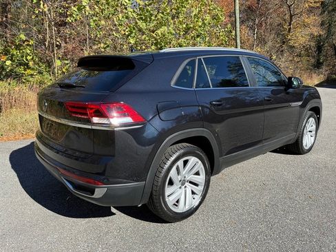 Used 2022 Volkswagen Atlas Cross Sport SE w/ Panoramic Sunroof Package image 6