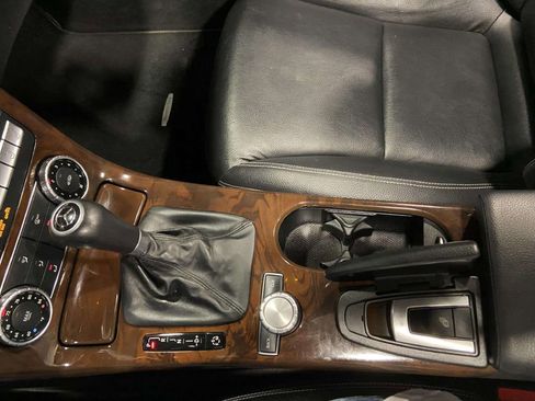 Used 2014 Mercedes-Benz SLK 250 image 24