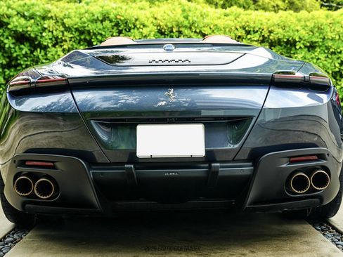 Used 2026 Ferrari Roma Spider RWD image 7