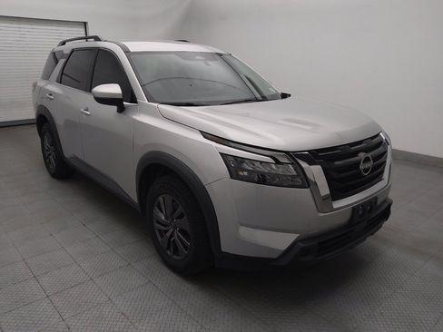 Used 2023 Nissan Pathfinder SV AWD/4WD image 11
