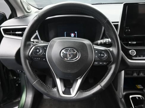Used 2023 Toyota Corolla Cross XLE w/ Convenience Package AWD/4WD image 16
