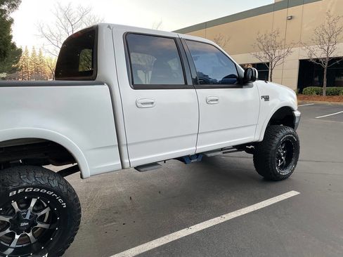 Used 2001 Ford F150 Lariat image 9