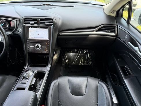 Used 2019 Ford Fusion Titanium AWD/4WD image 22
