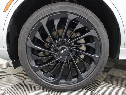 Used 2024 Lincoln Aviator Reserve w/ Equipment Group 201A AWD/4WD image 39