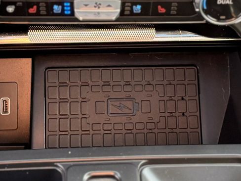 Used 2025 Ford F150 Lariat w/ Equipment Group 502A High image 22