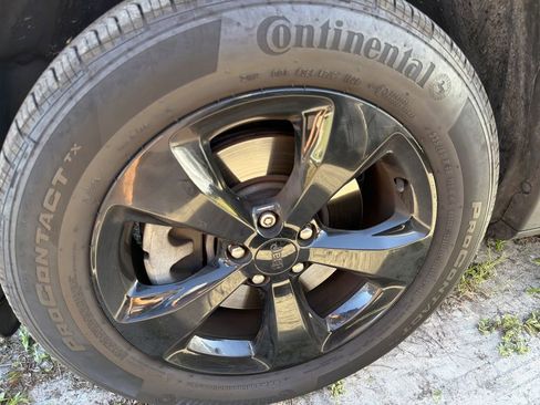 Used 2020 Jeep Cherokee Latitude Plus image 5