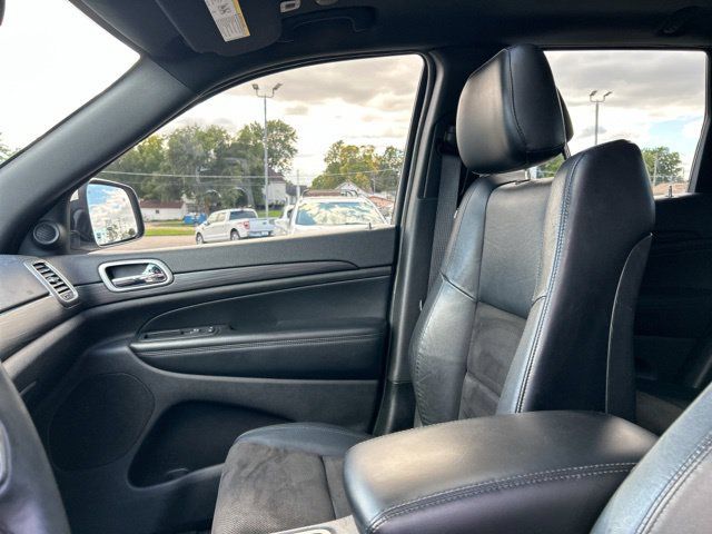 Used 2019 Jeep Grand Cherokee Altitude AWD/4WD image 31
