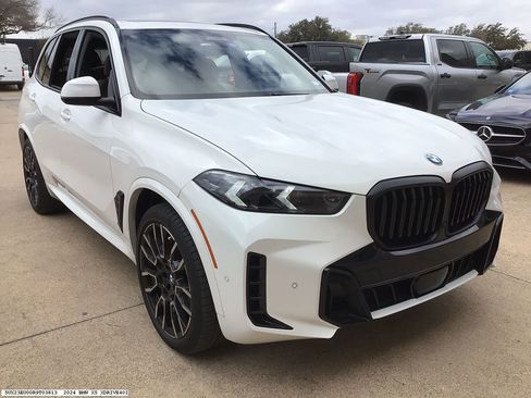 Used 2024 BMW X5 xDrive40i w/ M Sport Package image 4