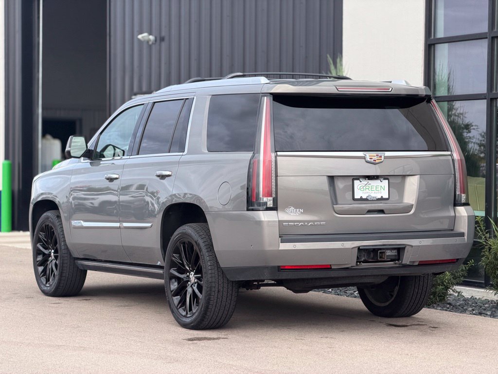 Used 2017 Cadillac Escalade Premium Luxury AWD/4WD image 3